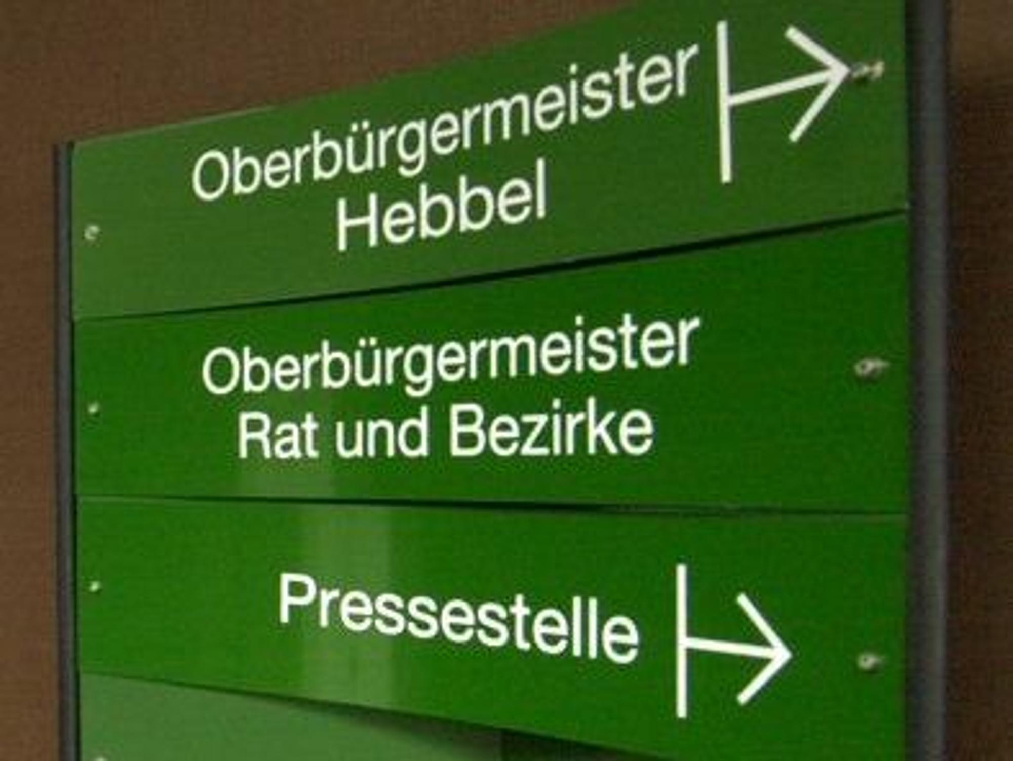 rathaus leverkusen. BILD: RALF KRIEGER