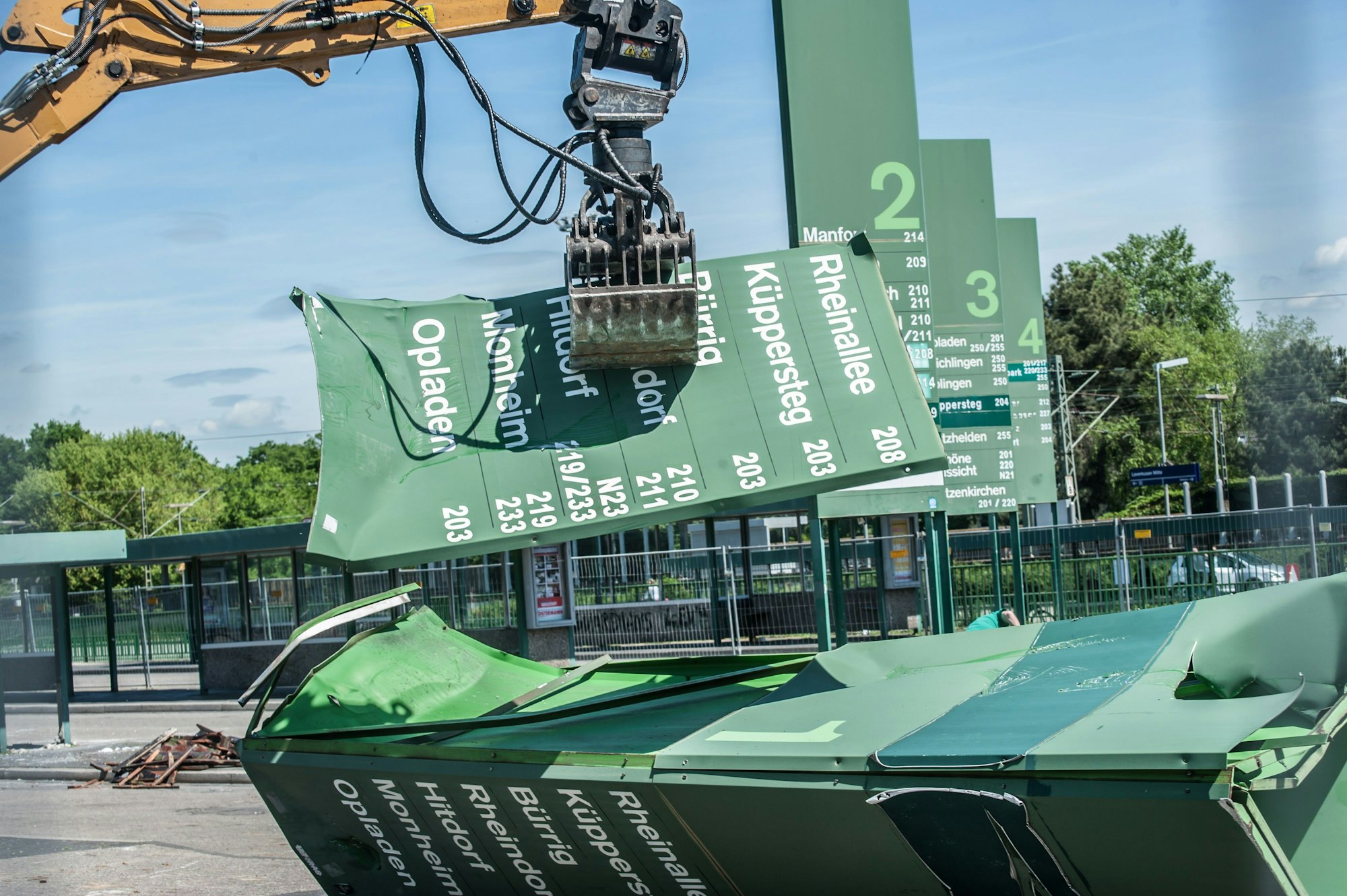 Beginn Abbruch Busbahnhof Foto: Ralf Krieger