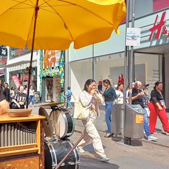 Leierkastenmann Werner Wittpoth auf der Schildergasse