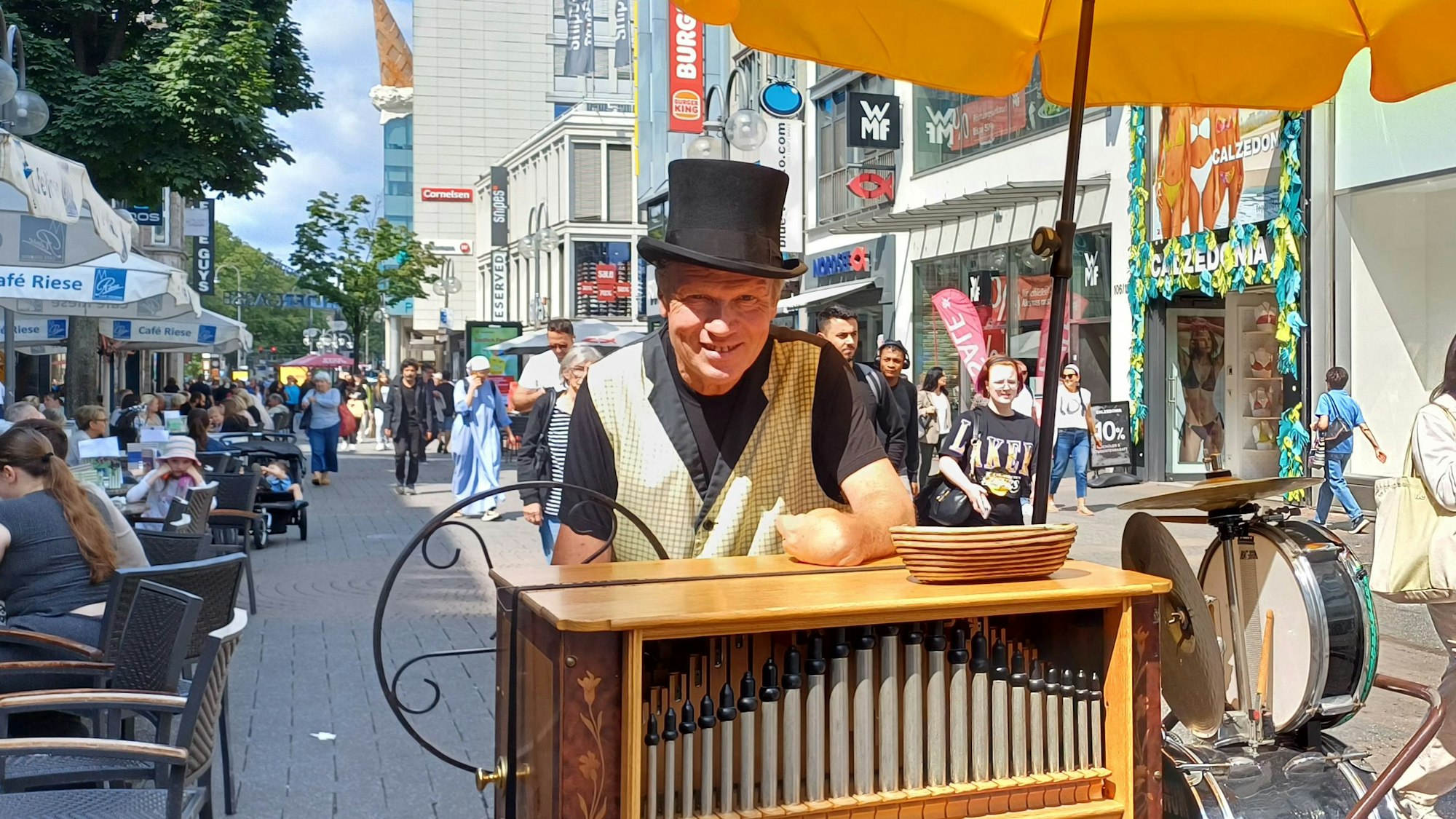 Leierkastenmann Werner Wittpoth auf der Schildergasse