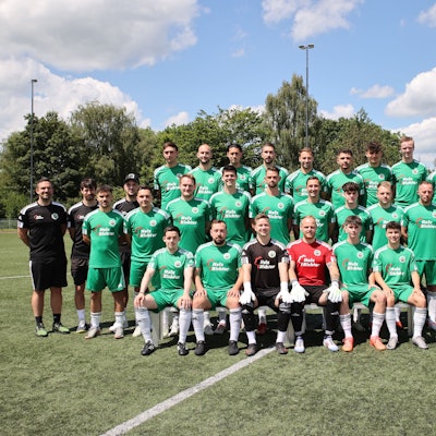 Mannschaftsfoto der Bezirksliga-Fußballer des TuS Lindlar.