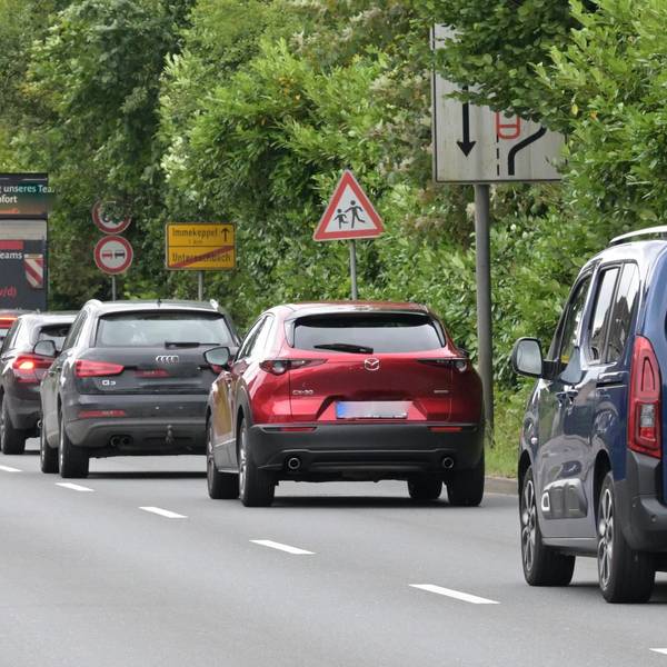 Baustelle-Sperrung-A4- Stau -Umleitung
Zwischen Untereschbach und Immekeppel