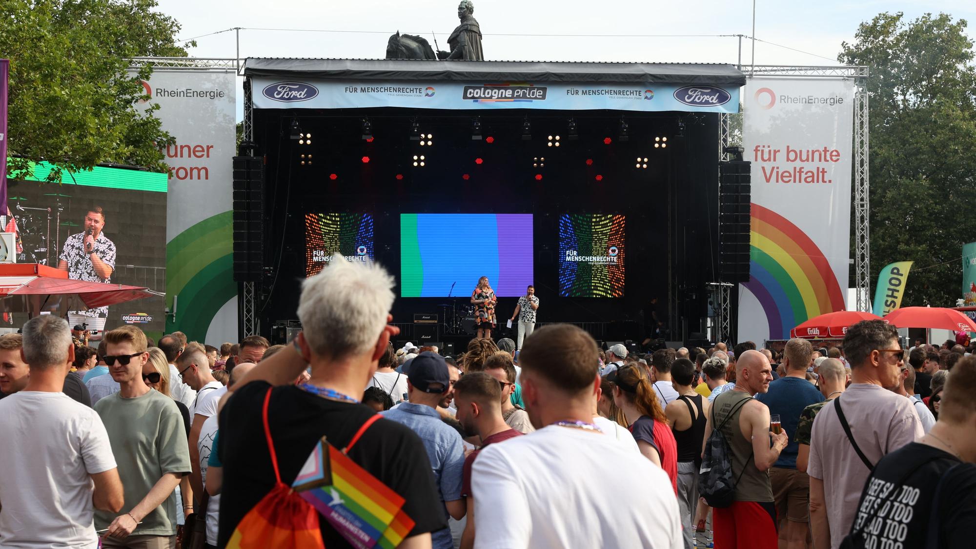 19.07.2024
Köln:
Eröffnung der Cologne Pride (CSD) in der Kölner Altstadt.
Foto: Martina Goyert