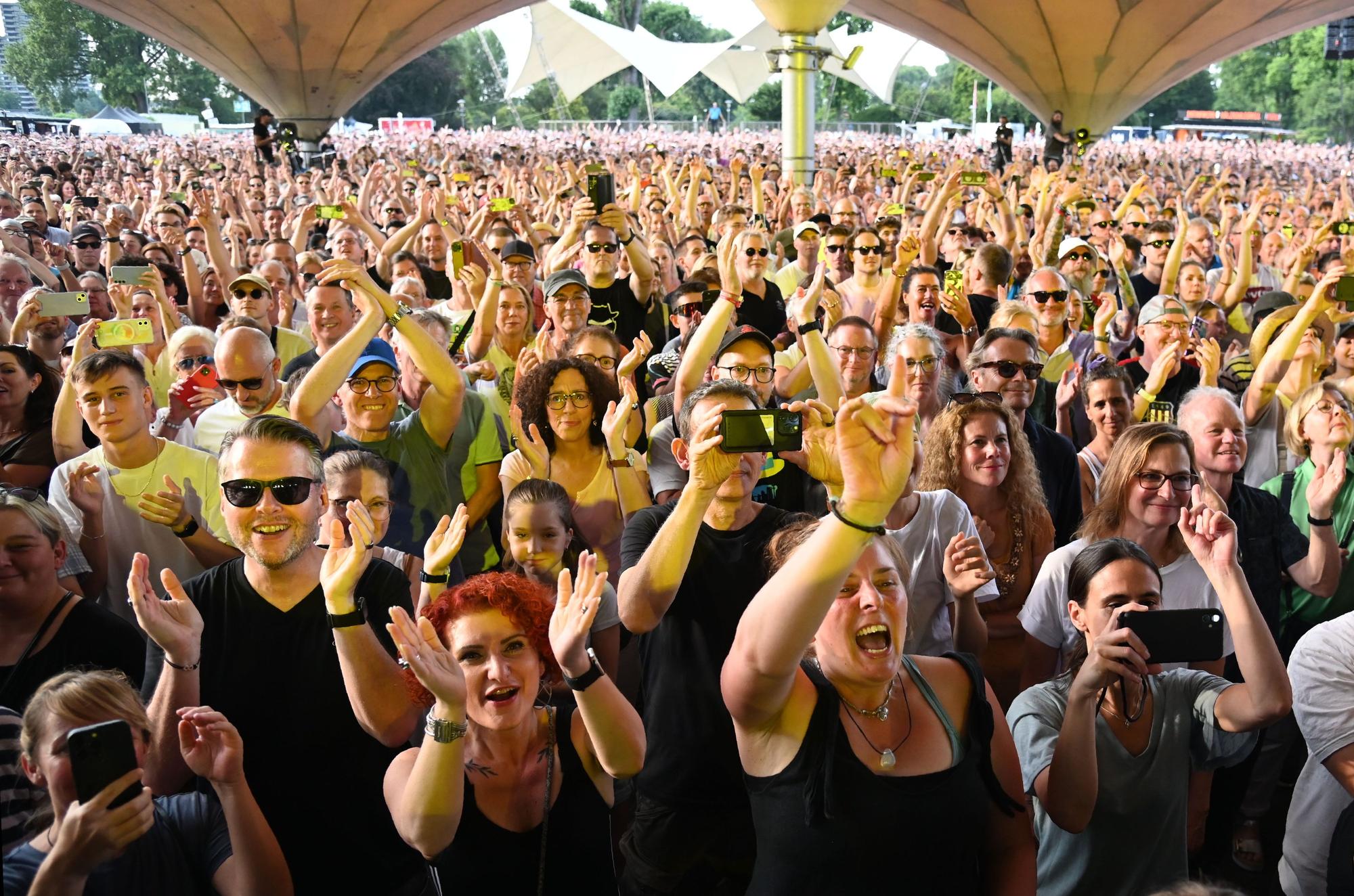 19.07.2024 Köln. Das Konzert von Jan Delay im Tanzbrunnen. Foto: Alexander Schwaiger