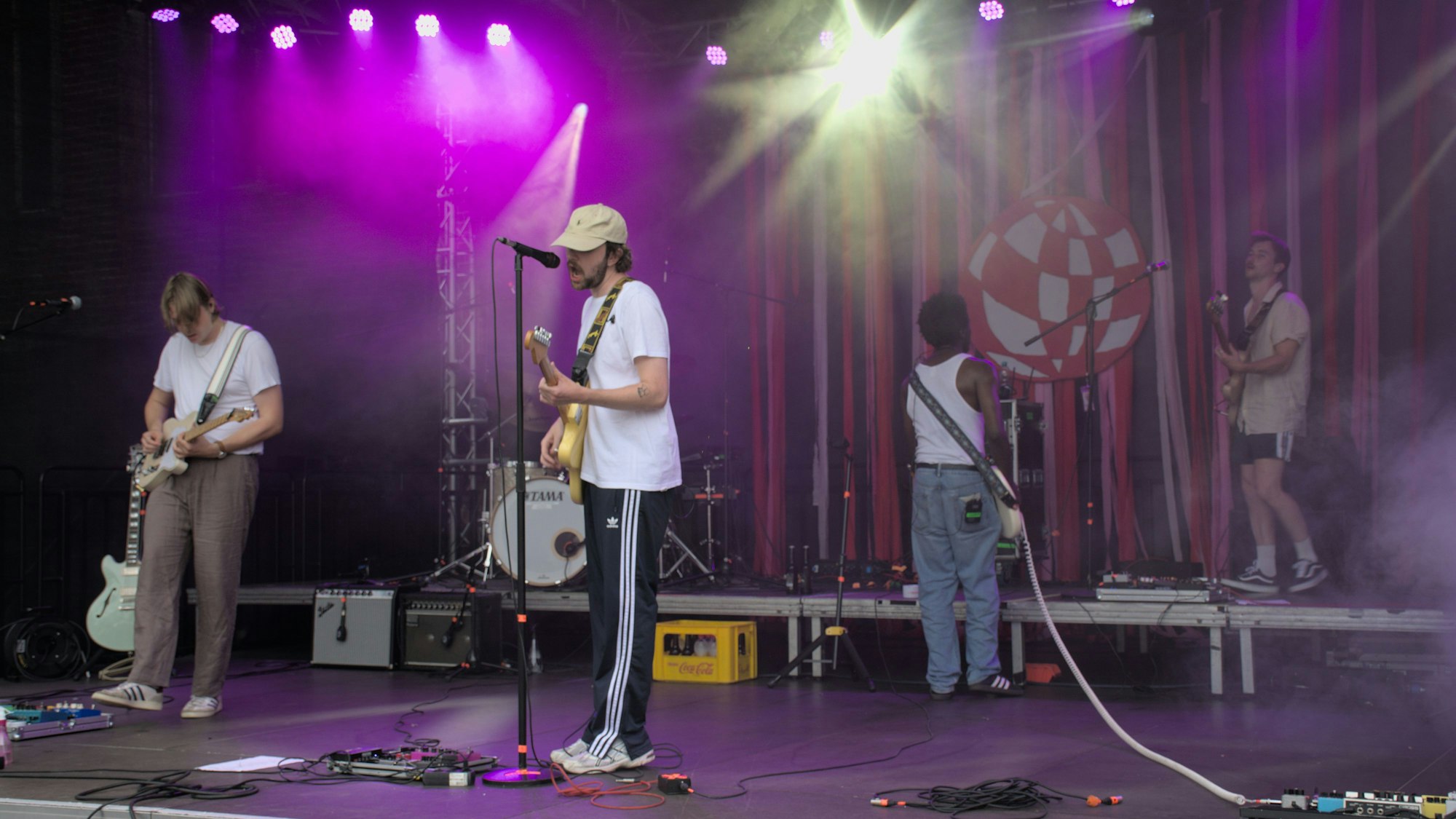 Die Kölner Band Easy Easy auf der Bühne