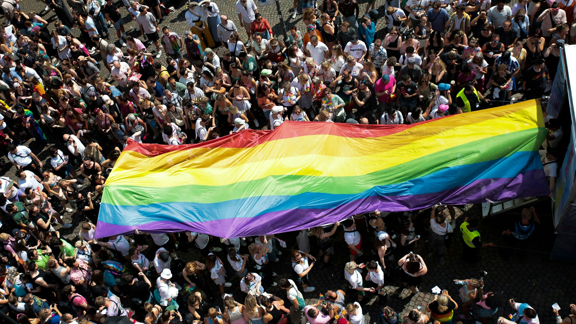 Vom 4. bis 6. Juli steht Köln wieder im Zeichen des Cologne Pride. (Archivbild von 2024)
