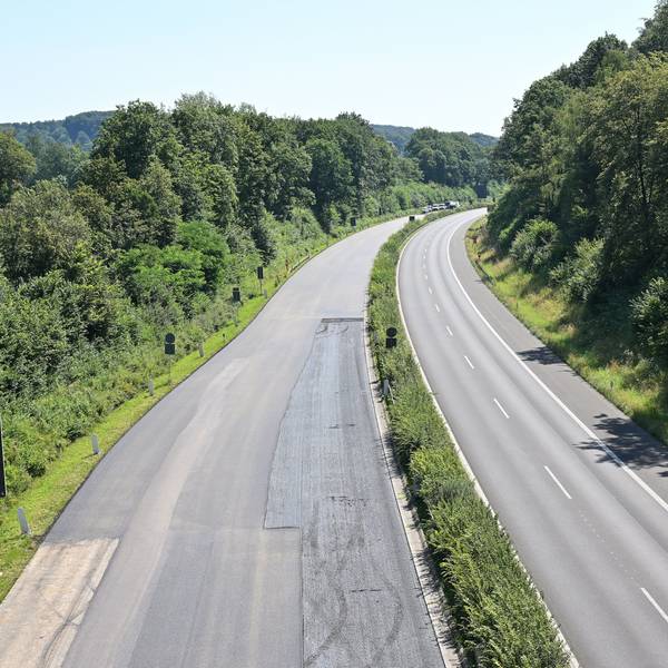 Wegen der Wochenendsperrung war die A4 bei Untereschbach leer.