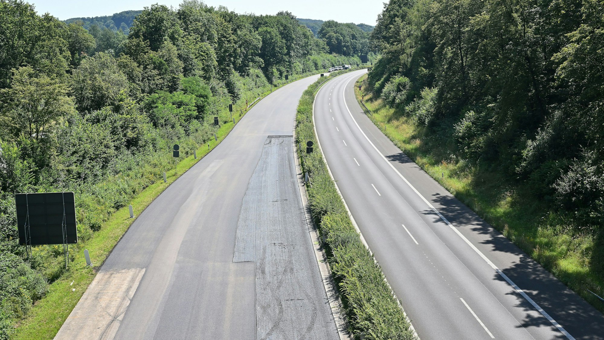 Wegen der Wochenendsperrung war die A4 bei Untereschbach leer.
