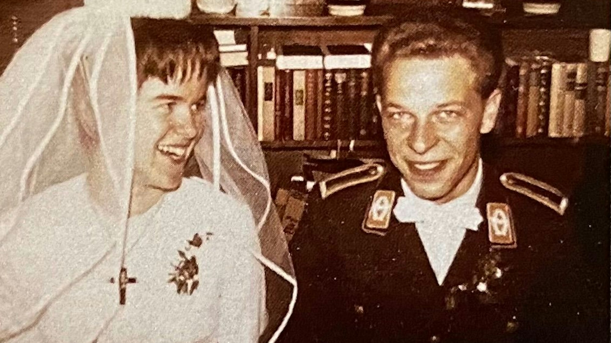 Das Ehepaar kurz nach der Trauung.