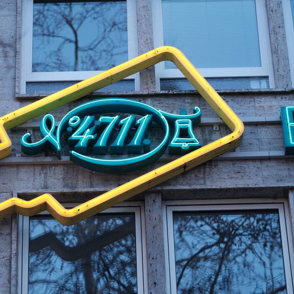 Das 4711-Logo auf der Hohe Straße.