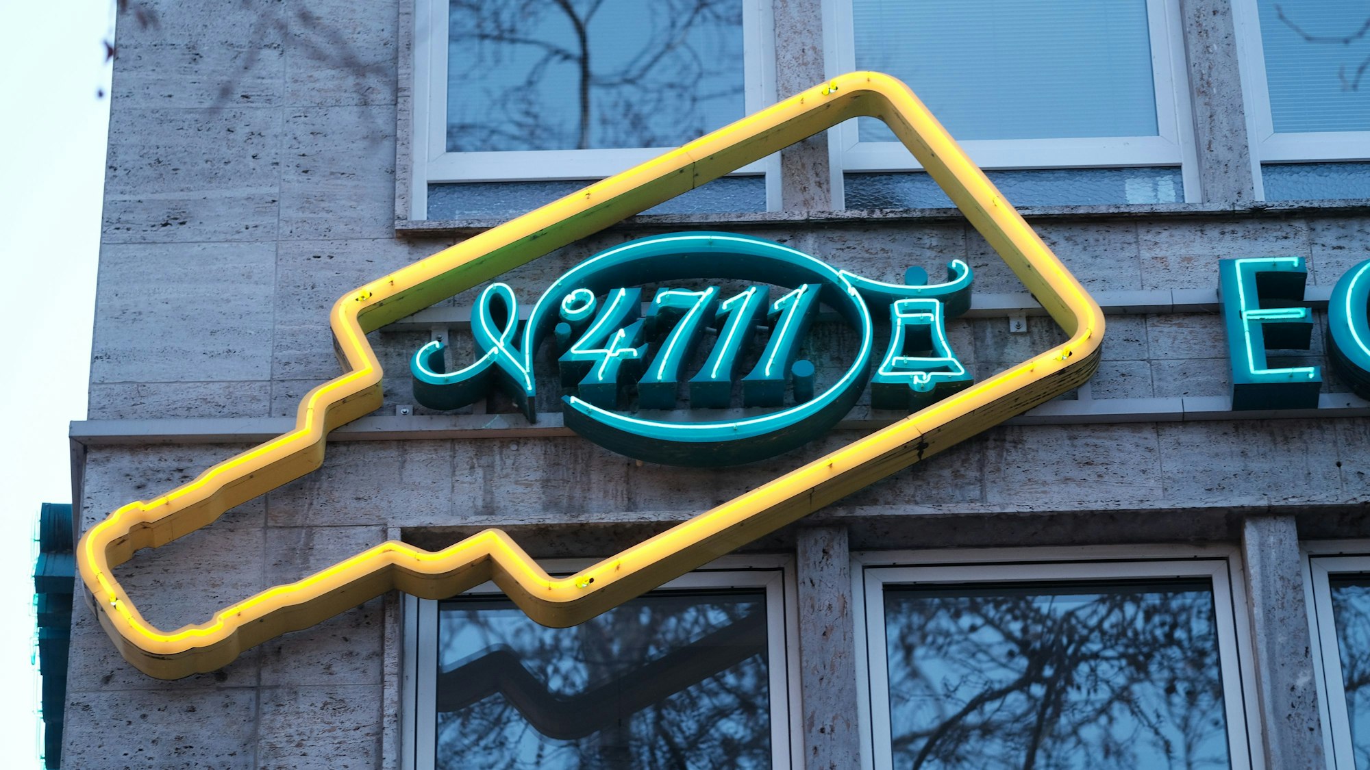 Das 4711-Logo auf der Hohe Straße.