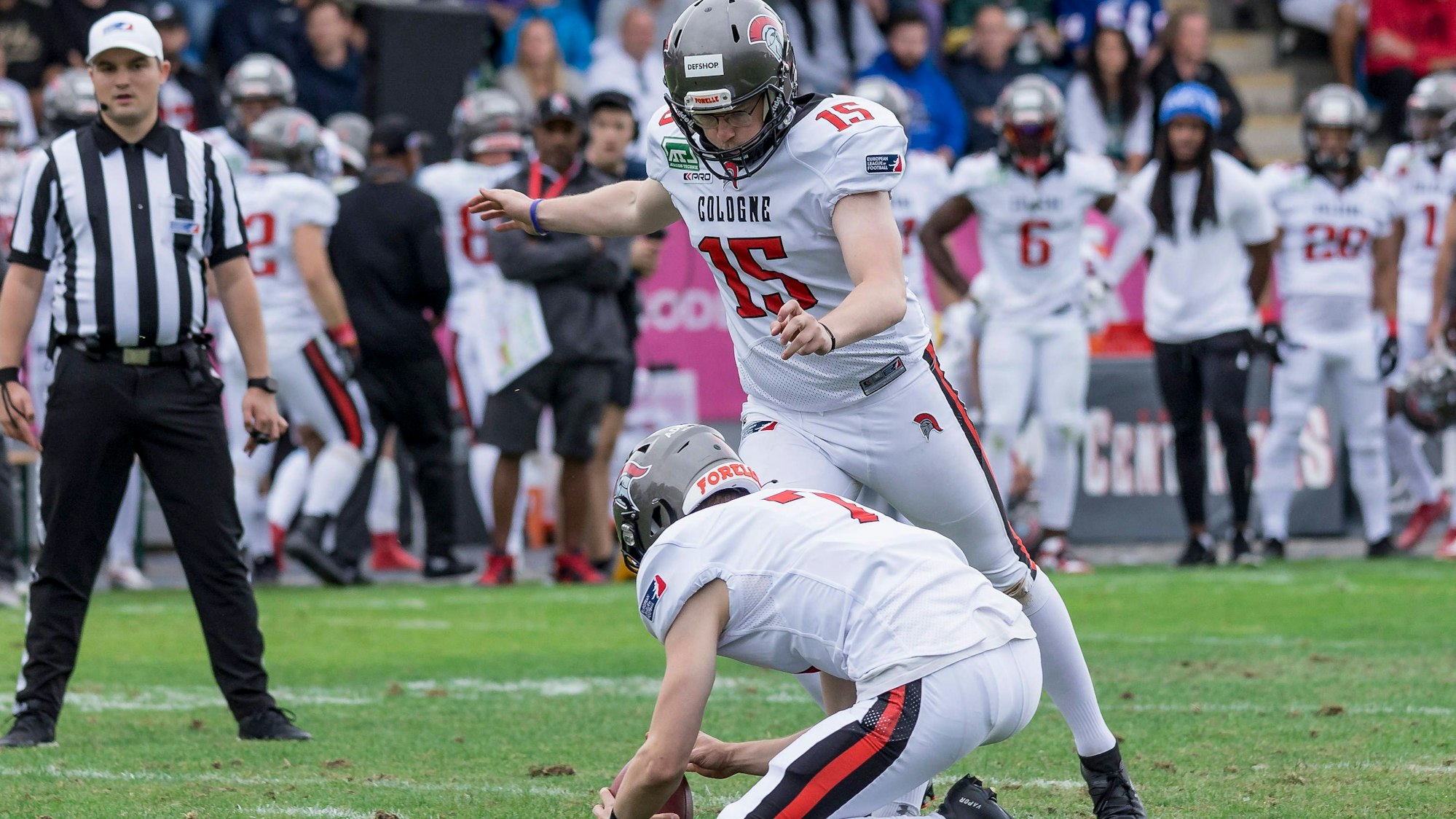 European League of Football: Frankfurt Galaxy - Cologne Centurions, PSD Bank Arena, Frankfurt, 01.07.2023 Alexander Frisch Cologne Centurions 7 & Jens Appelt Cologne Centurions 15, Frankfurt Galaxy - Cologne Centurions, Frankfurt, PSD Bank Arena, 1.7.2023 *** European League of Football Frankfurt Galaxy Cologne Centurions, PSD Bank Arena, Frankfurt, 01 07 2023 Alexander Frisch Cologne Centurions 7 Jens Appelt Cologne Centurions 15 , Frankfurt Galaxy Cologne Centurions, Frankfurt, PSD Bank Arena, 1 7 2023 Copyright: xBEAUTIFULxSPORTS/Gawlikx