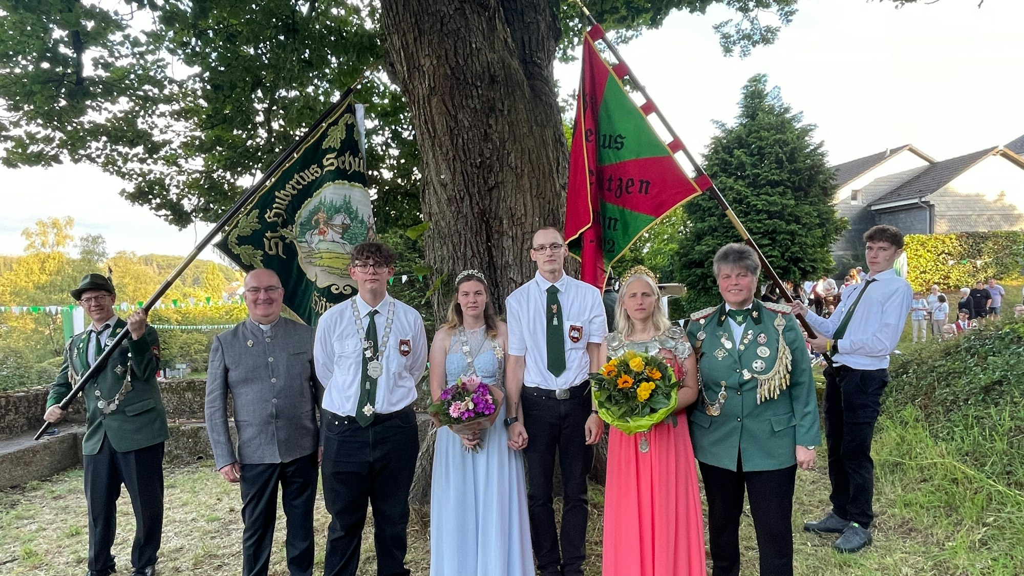 Gruppenfoto der neuen Majestäten.