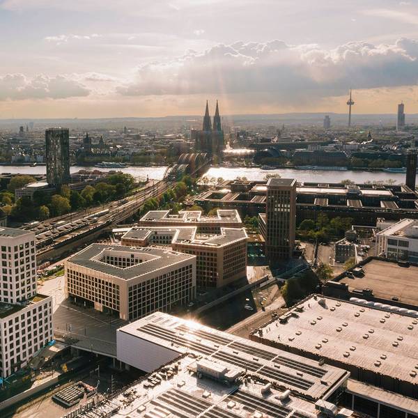 Die Messe-City von oben, links das im Bau befindliche „Rossio“.