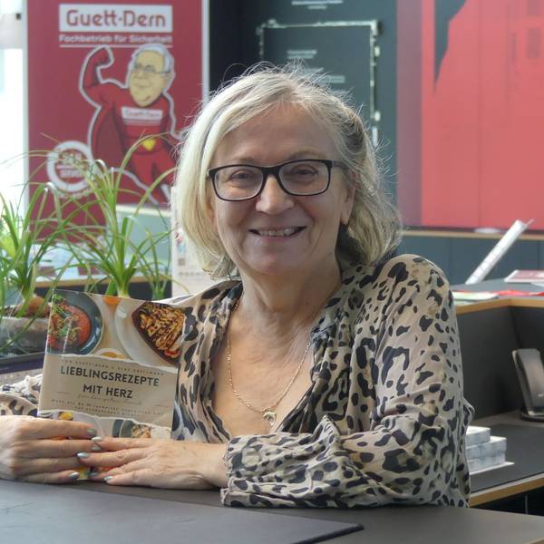 Anazuita Causemann, Marketingleiterin bei Guett-Dern, sammelte im Kollegenkreis Kochrezepte. Foto: Rösgen
