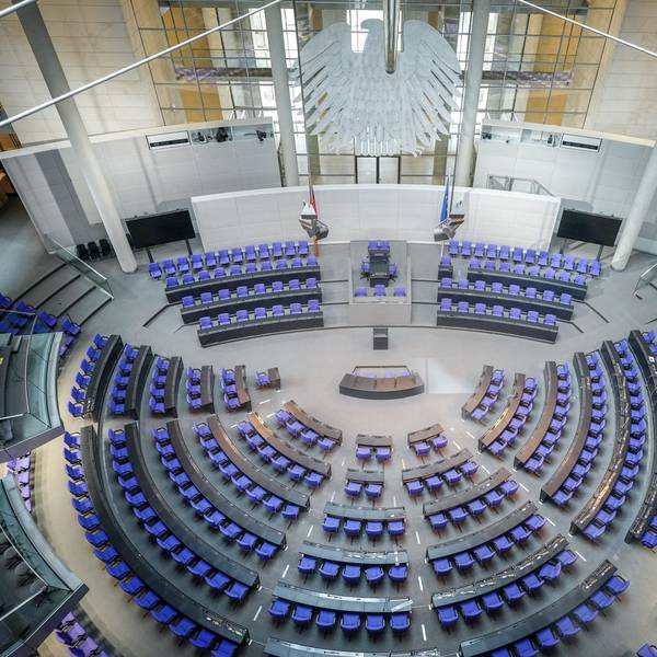 ARCHIV - 12.02.2024, Berlin: Blick in das Plenum des Bundestags nach der Teilwiederholung der Bundestagswahl in Berlin