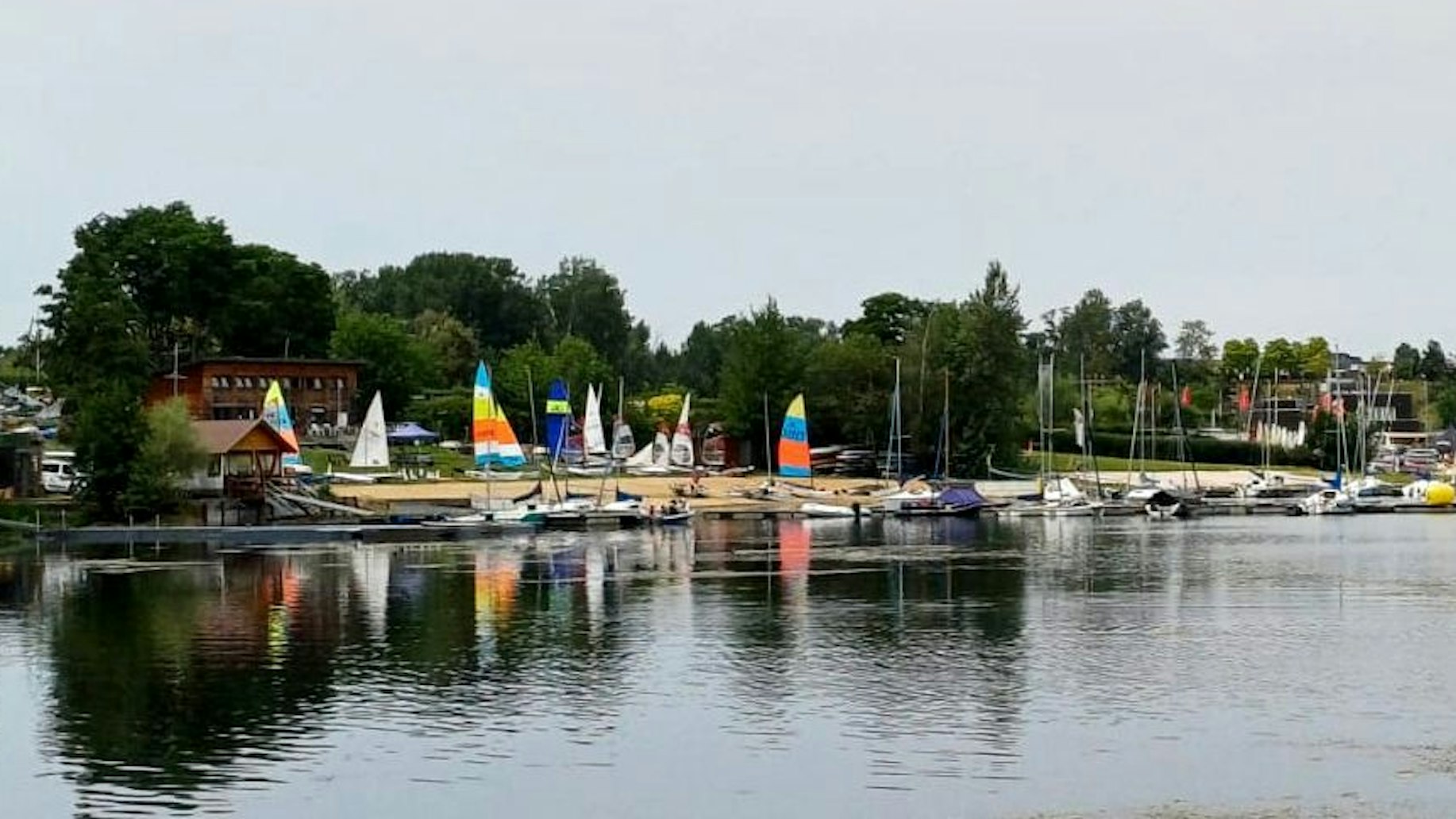 Die Anlage des Ruder- und Segelclubs Zülpich am Wassersportsee.