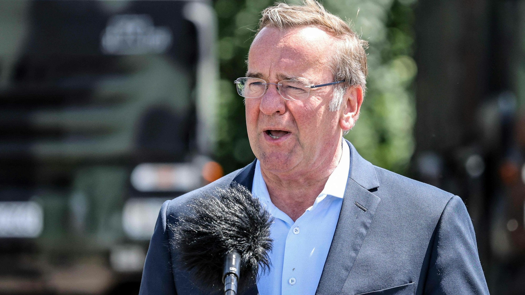 Verteidigungsminister Boris Pistorius lässt Kritik von Koalitionspartner FDP an seinem neuen Wehrdienstmodell nicht gelten.