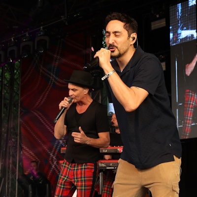 Eko Fresh auf der Bühne mit Brings