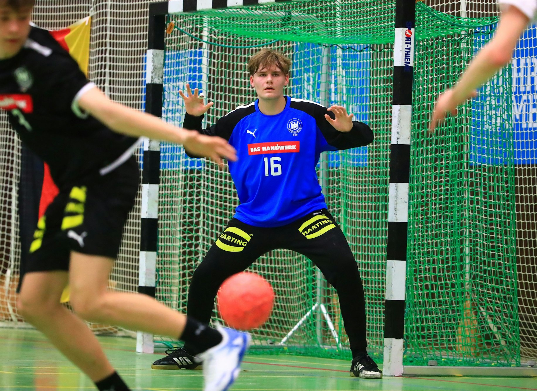 Anel Durmic im Tor der deutschen U18-Nationalmannschaft.