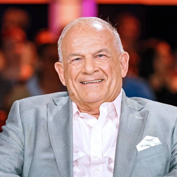 Peter Hahne bei der Aufzeichnung der MDR - Talkshow Riverboat im April 2024