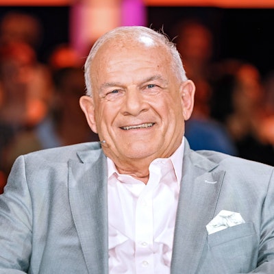 Peter Hahne bei der Aufzeichnung der MDR - Talkshow Riverboat im April 2024