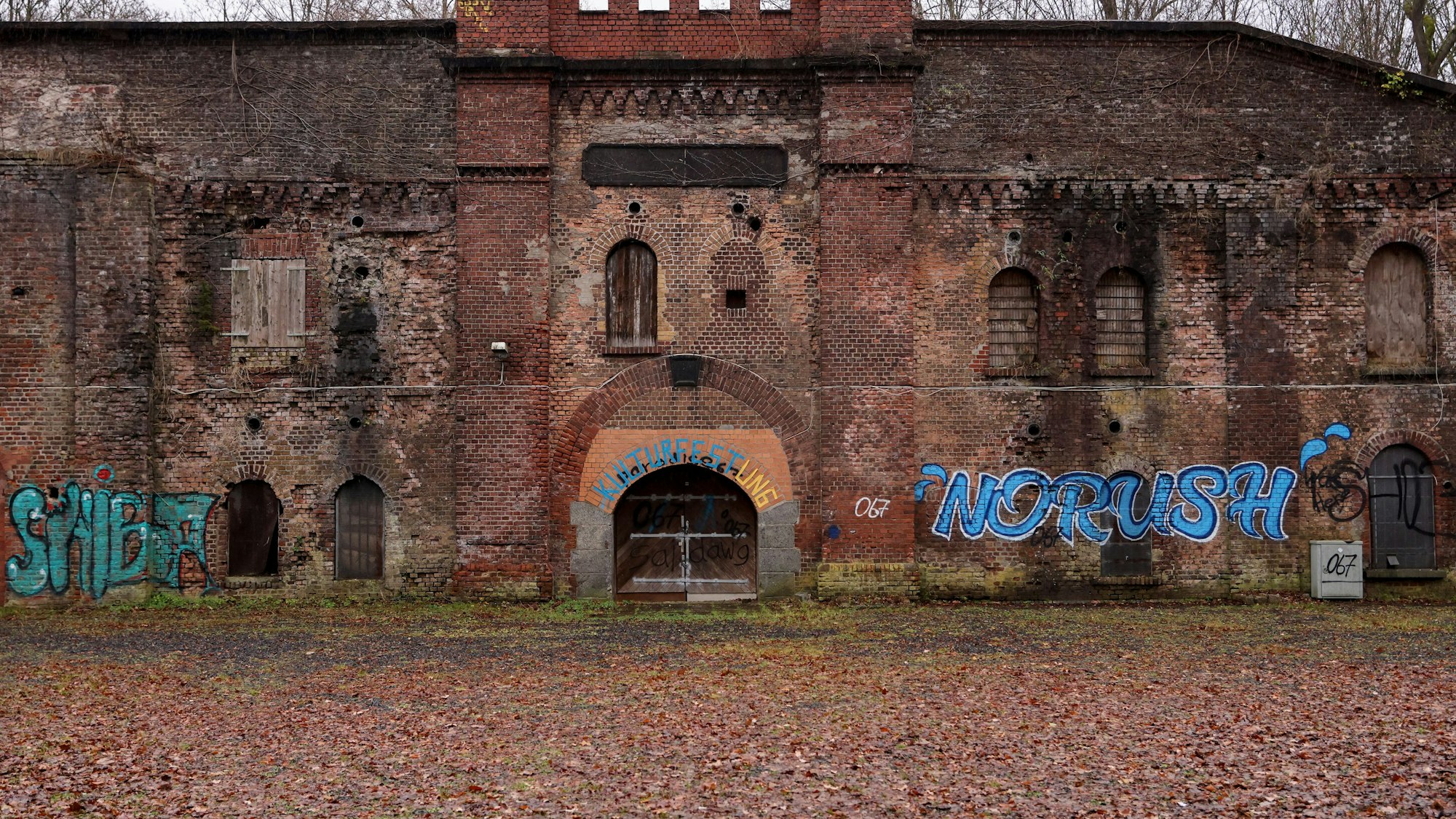 Blick auf das Fort XI. Philipp Minettos vom Rosarot e.V. will die alte Festungsanlage für kulturelle und soziale Zwecke nutzen.