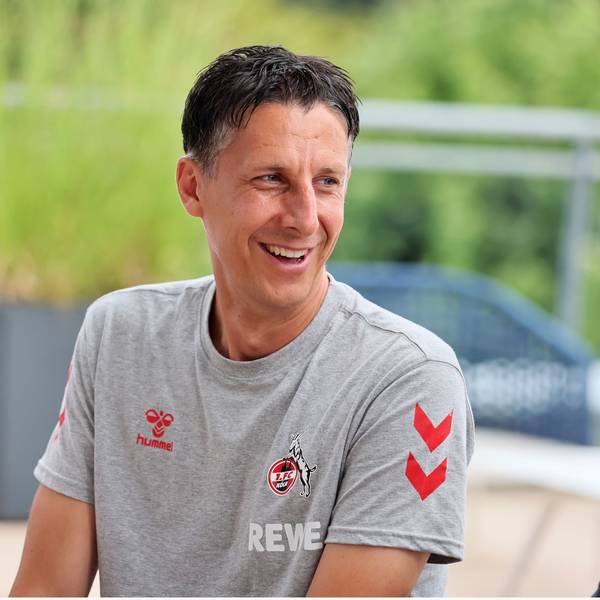 Christian Keller, Sport-Geschäftsführer des 1. FC Köln, spricht im österreichischen Bad Waltersdorf über die Zukunft des Vereins.