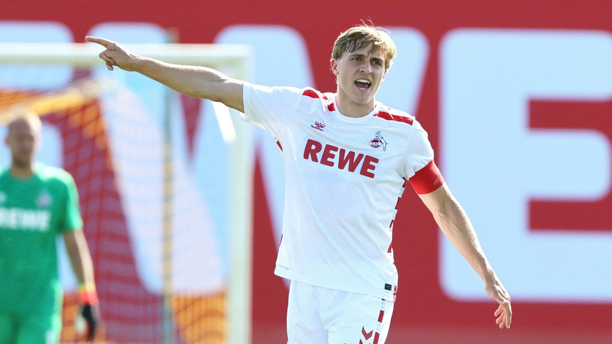 Auch im jüngsten Testspiel des 1. FC Köln in Bad Waltersdorf gegen Swansea City trug Timo Hübers die Spielführerbinde.