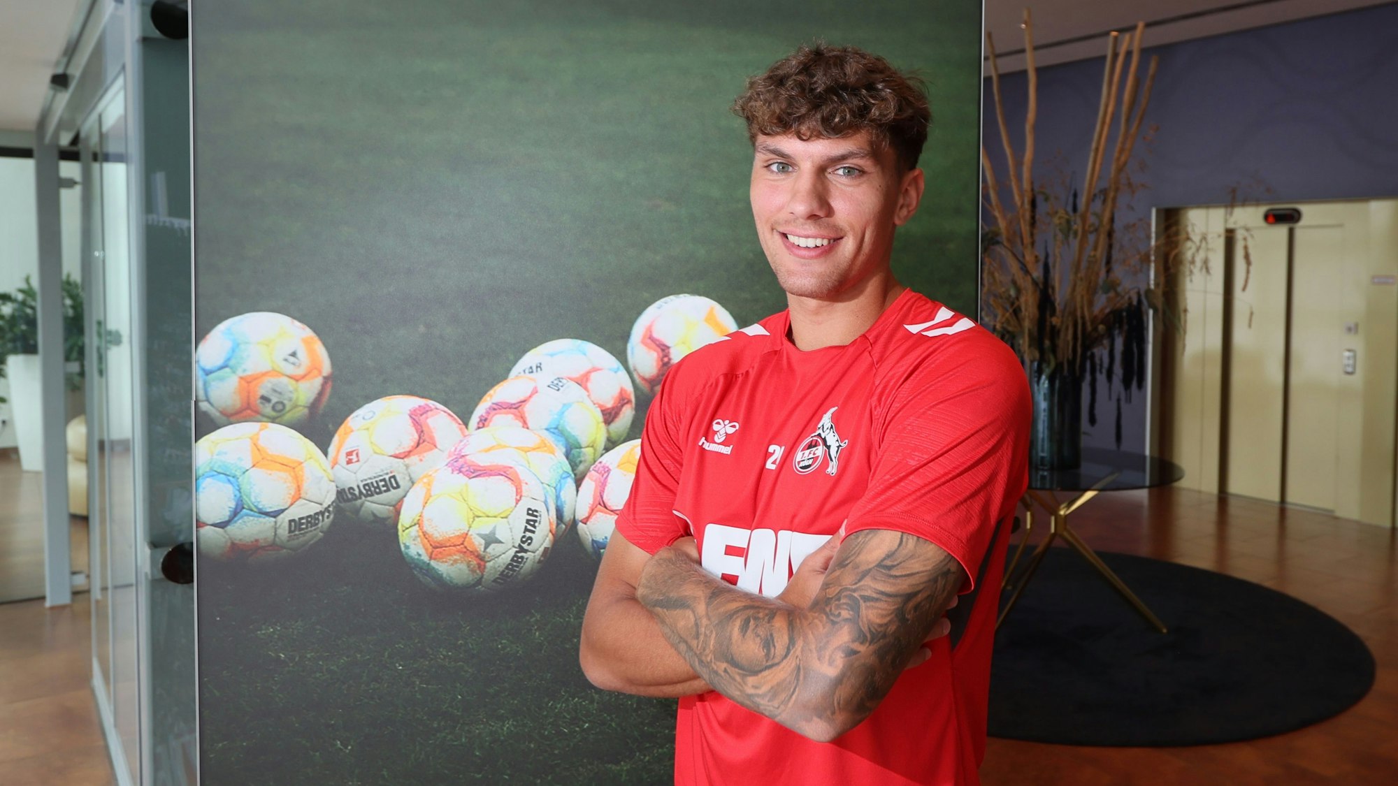 Julian Pauli, Verteidiger des 1. FC Köln, posiert im Teamhotel Spa Resort Styria in Bad Waltersdorf für den Fotografen.