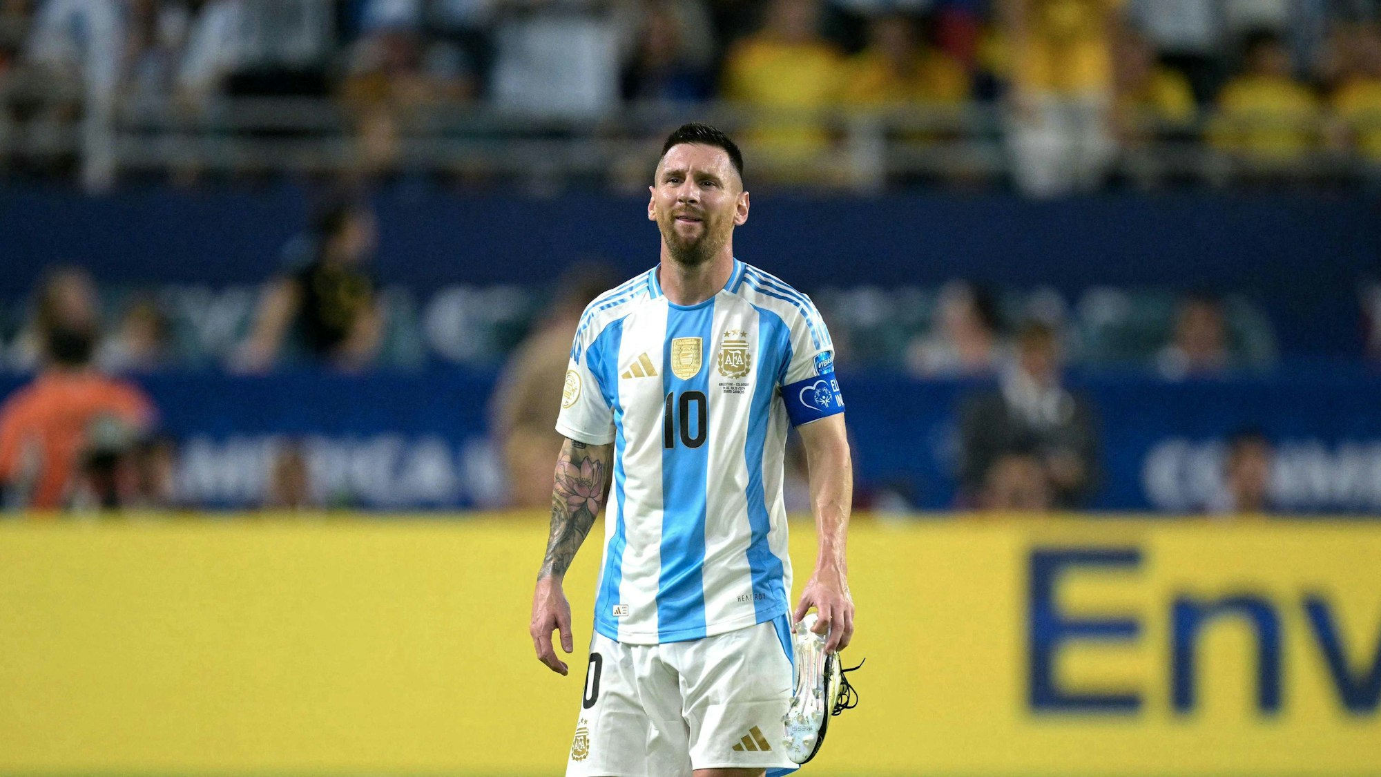 Lionel Messi verlässt das Spielfeld beim Conmebol 2024. (Archivbild)
