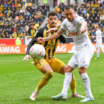 v.li.: Mika Hanraths Alemannia Aachen, 15, Dominik Ernst Fortuna Köln, 2, Zweikampf, Duell, duel, tackle, tackling, Dynamik, Action, Aktion, 30.03.2024, Aachen Deutschland, Fussball, Regionalliga West, Alemannia Aachen - Fortuna Köln *** v li Mika Hanraths Alemannia Aachen, 15 , Dominik Ernst Fortuna Köln, 2 , duel, duel, tackle, tackling, dynamics, action, action, 30 03 2024, Aachen Germany , Football, Regionalliga West, Alemannia Aachen Fortuna Köln xmhx