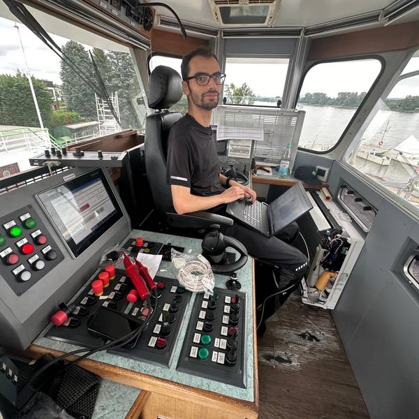 Die Fähre Konrad Adenauer wird auf der Lux Werft in Mondorf auf Elektroantrieb umgestellt.