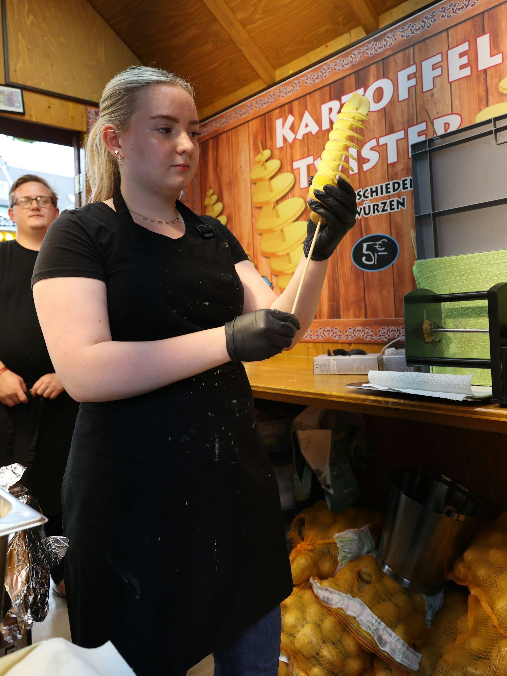 Ashley Loritz verkaufte Kartoffelspiralen am Stiel.