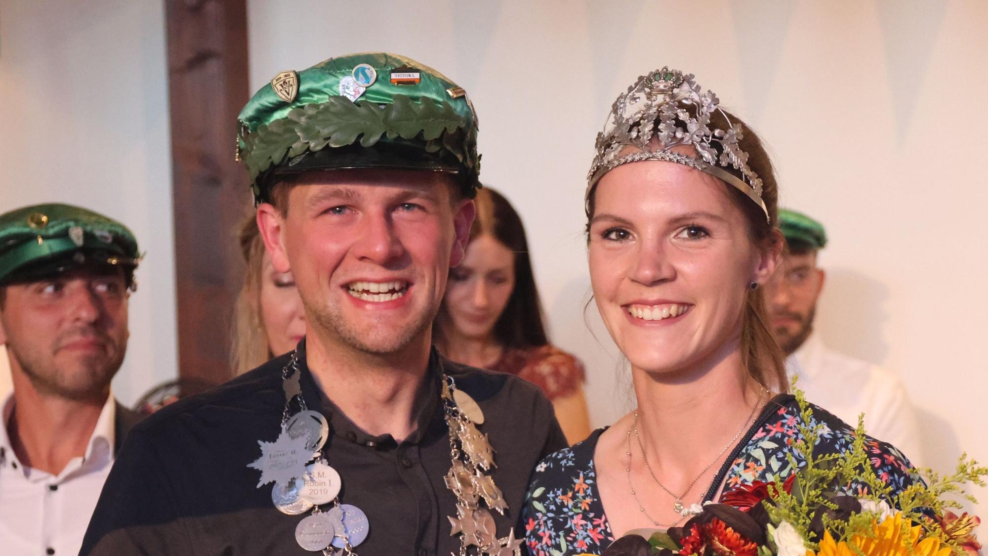 Sebastian Viebahn links und Franziska Schmale rechts auf dem Bild.
