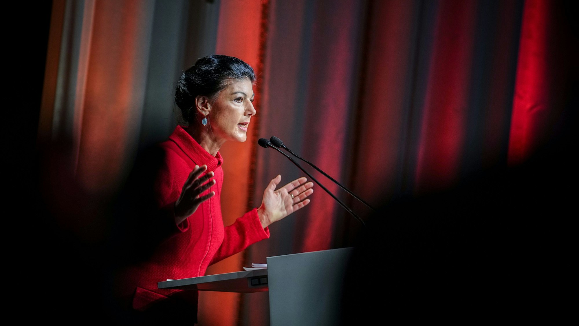ARCHIV - 27.01.2024, Berlin: Sahra Wagenknecht, Parteivorsitzende, spricht beim Gründungsparteitag der neuen Wagenknecht-Partei, das „Bündnis Sahra Wagenknecht - für Vernunft und Gerechtigkeit“.