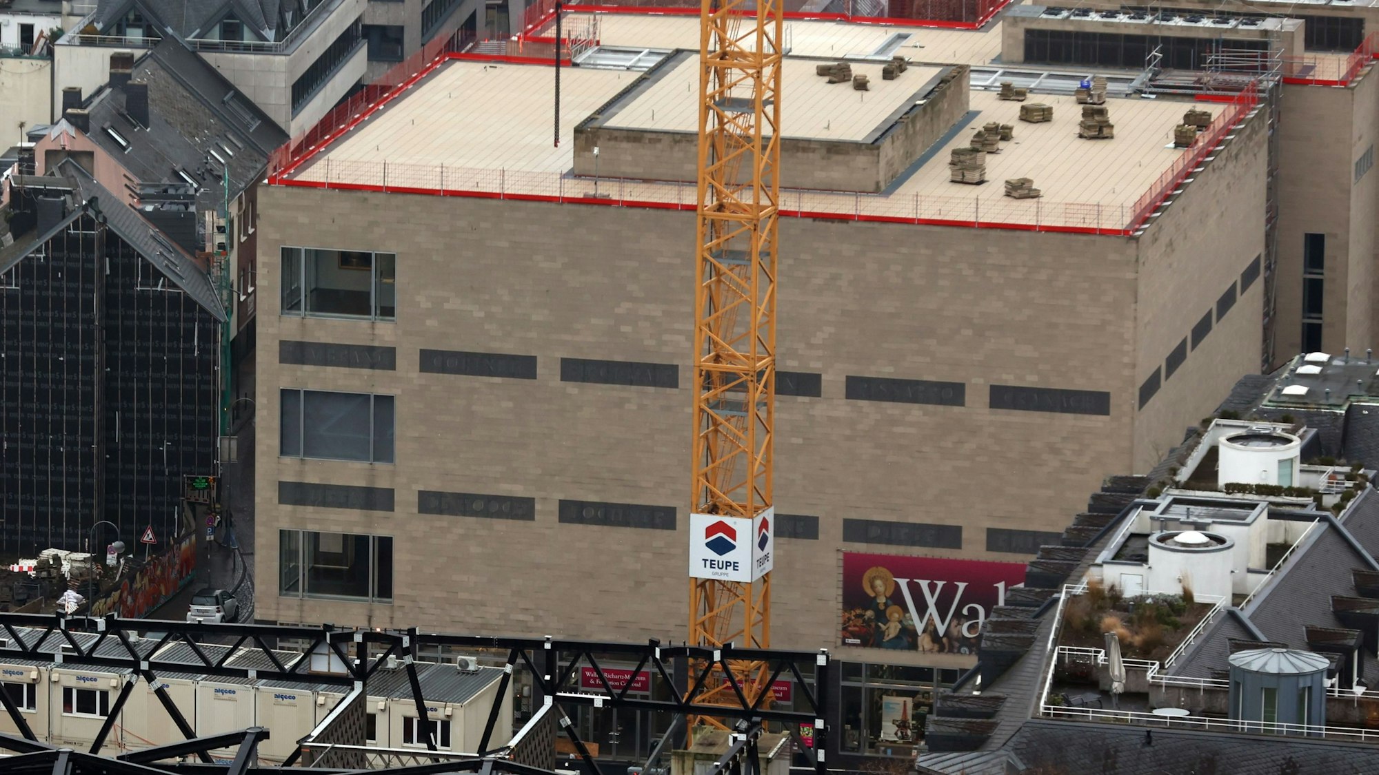 13.01.2024
Köln:
Köln Übersichten vom der Aussichtsplattform des Doms aus fotografiert
Wallraf-Richartz-Museum mit der Baustelle vom Jüdischen Museum
Foto: Martina Goyert