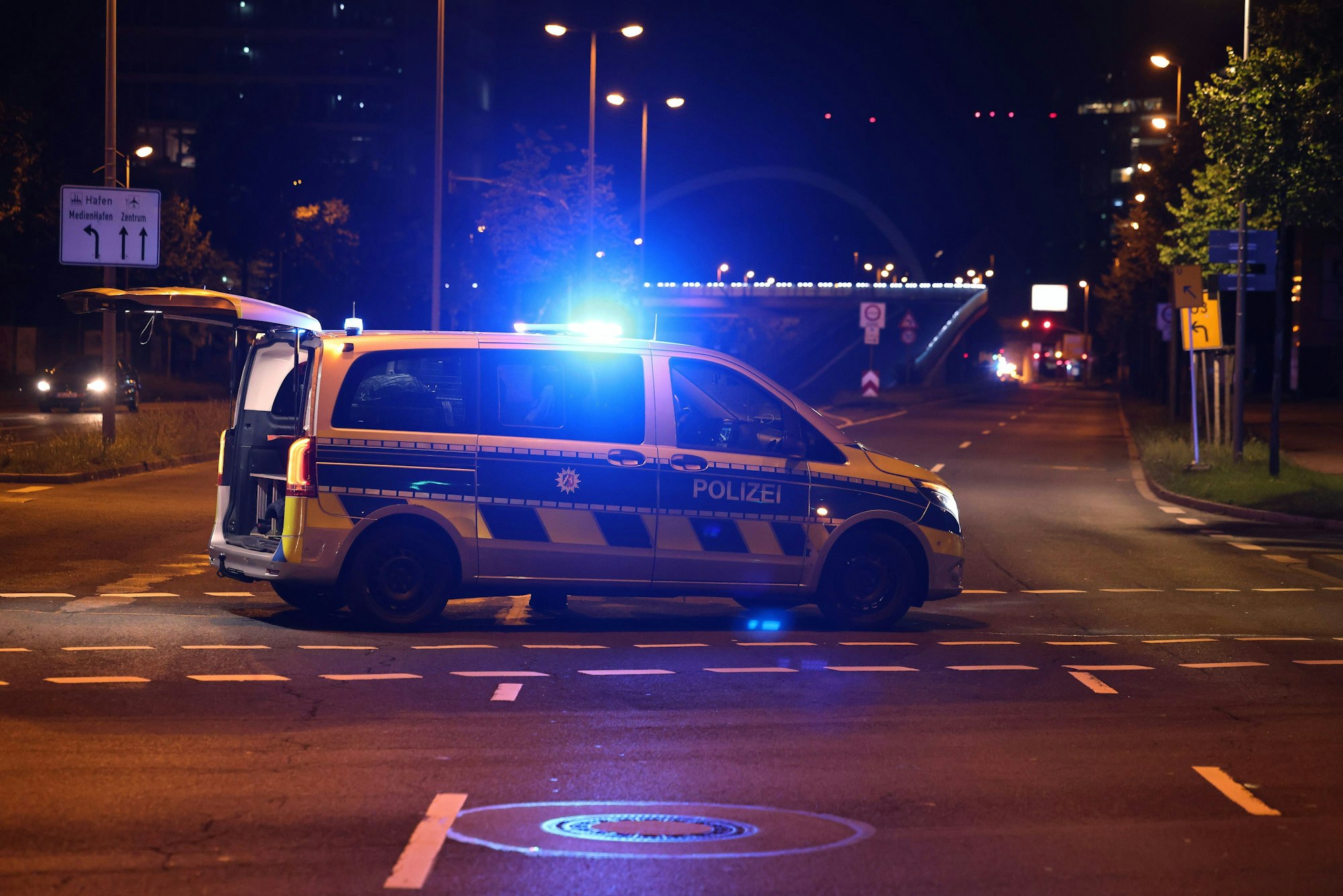 Die Polizei hat in Köln-Poll einen mutmaßlichen Drogendealer festgenommen. (Symbolbild)