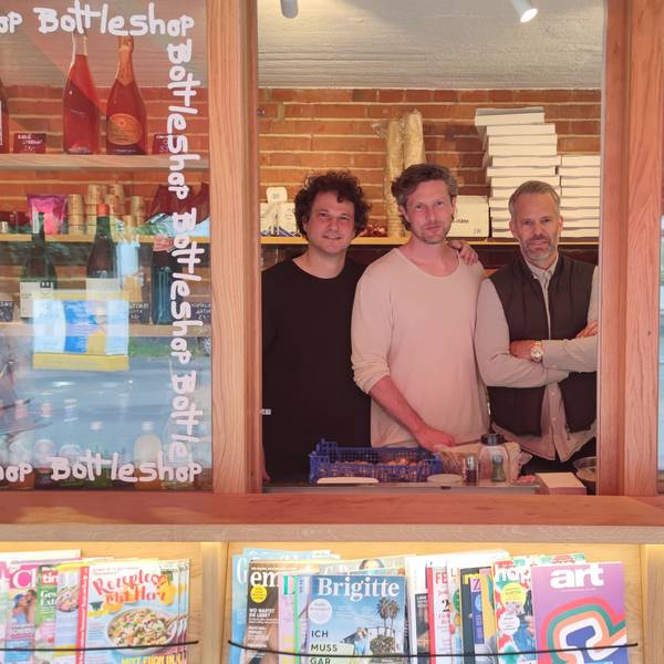 Die Betreiber des Büdchens Marienburg (v.l.n.r.): Anton Jurina, Sven-Oliver Pink, und Ben Ruedinger.