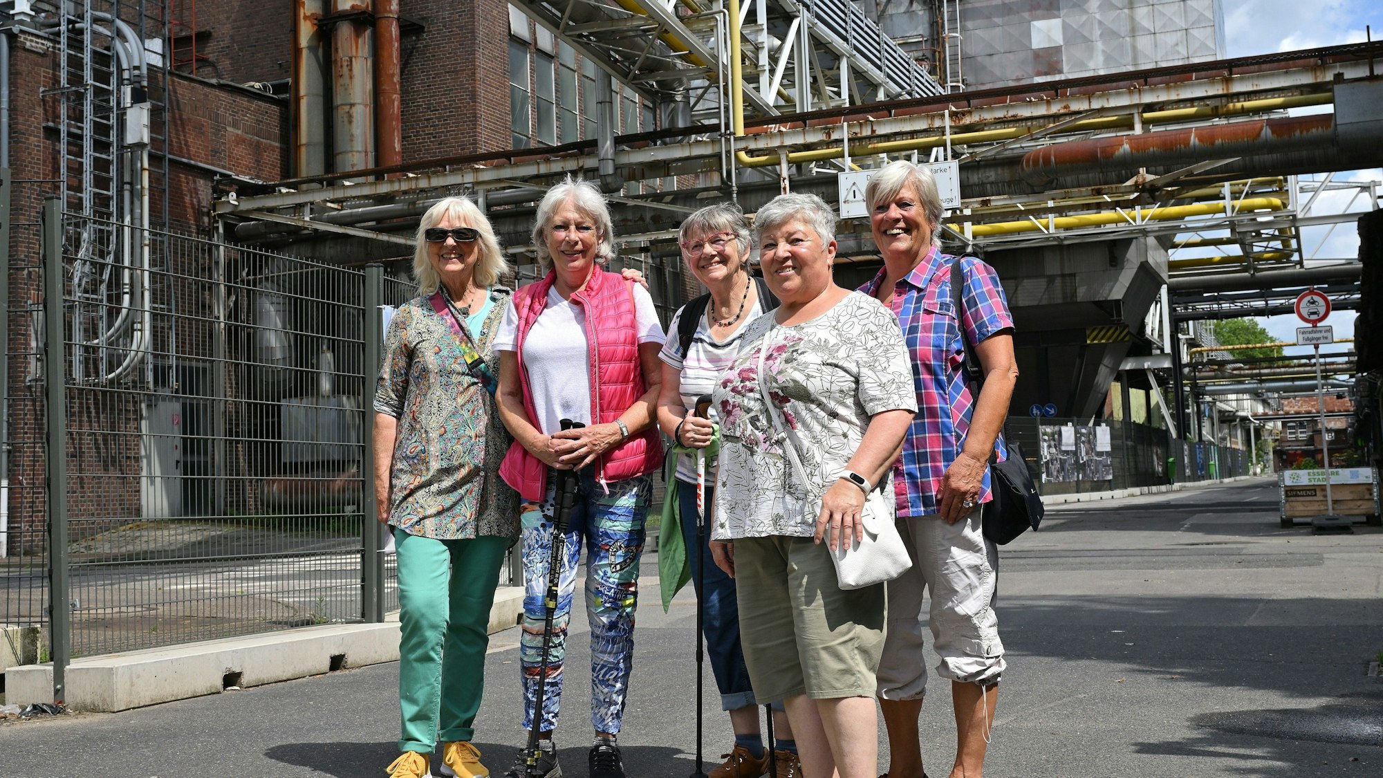 Beim Sport mit Walkingstöcken.