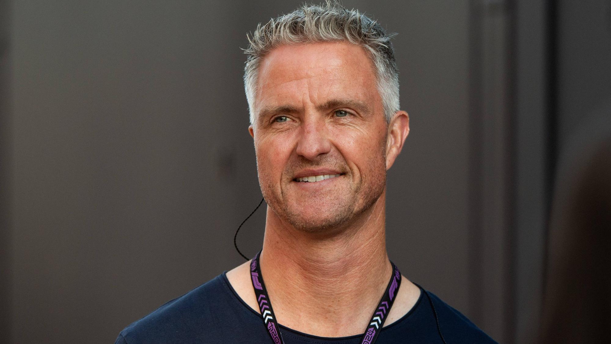 Ex-Rennprofi Ralf Schumacher hält mit seiner Meinung nicht hinterm Berg.