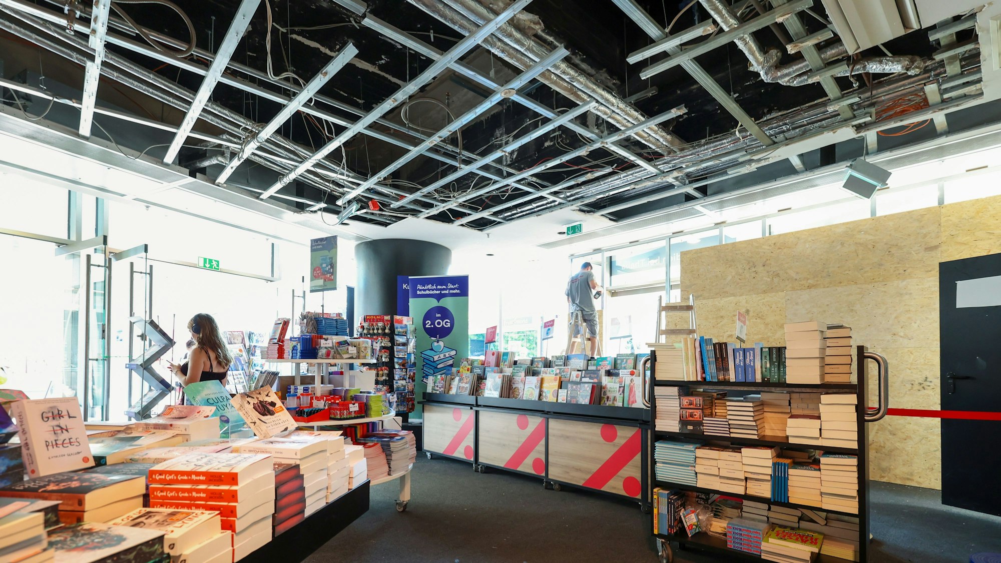 Wegen der Umbauarbeiten musste der Eingangsbereich in der Mayerschen verkleinert werden.