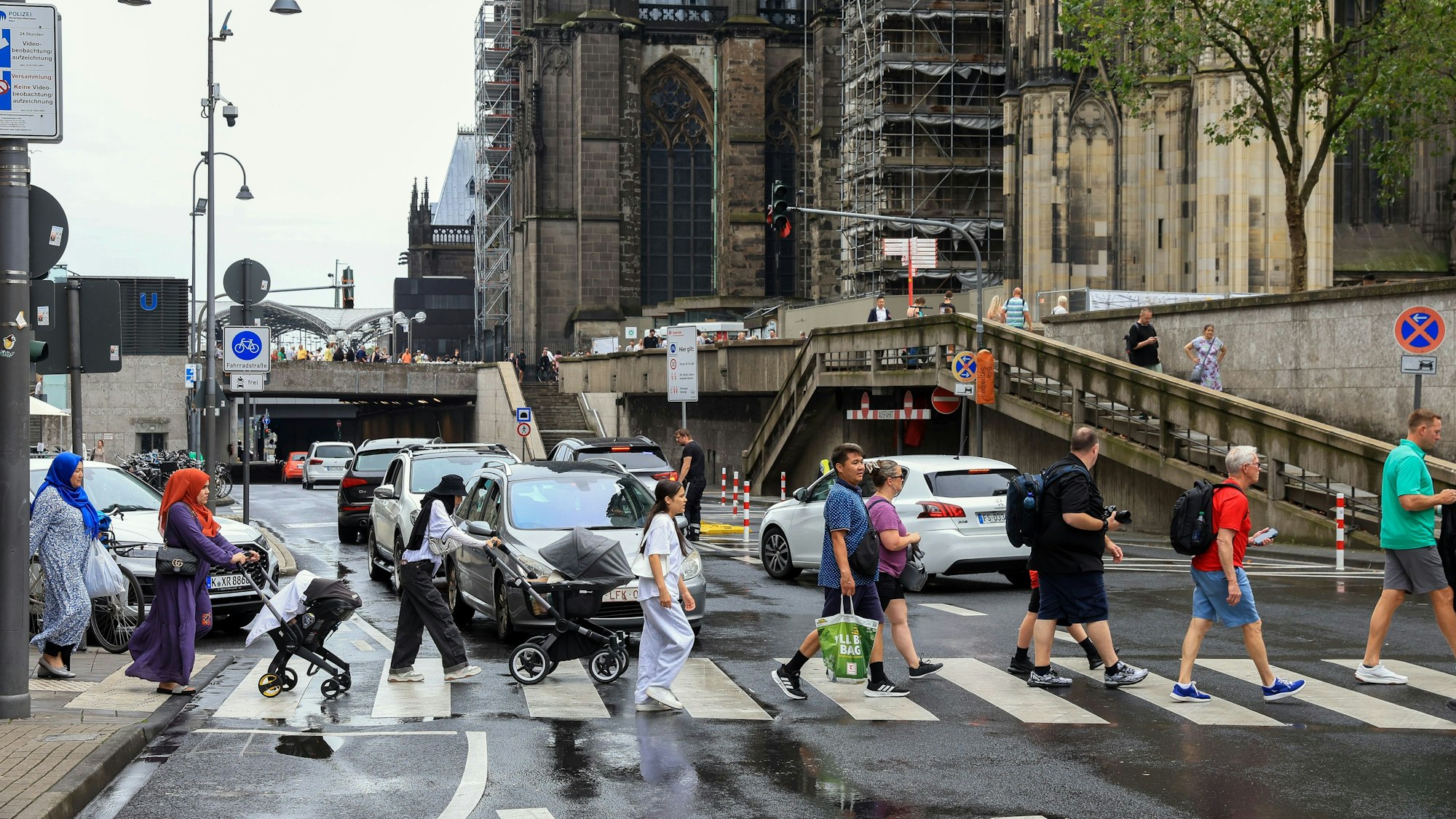 Die Situation an der Trankgasse vor dem Kölner Dom.