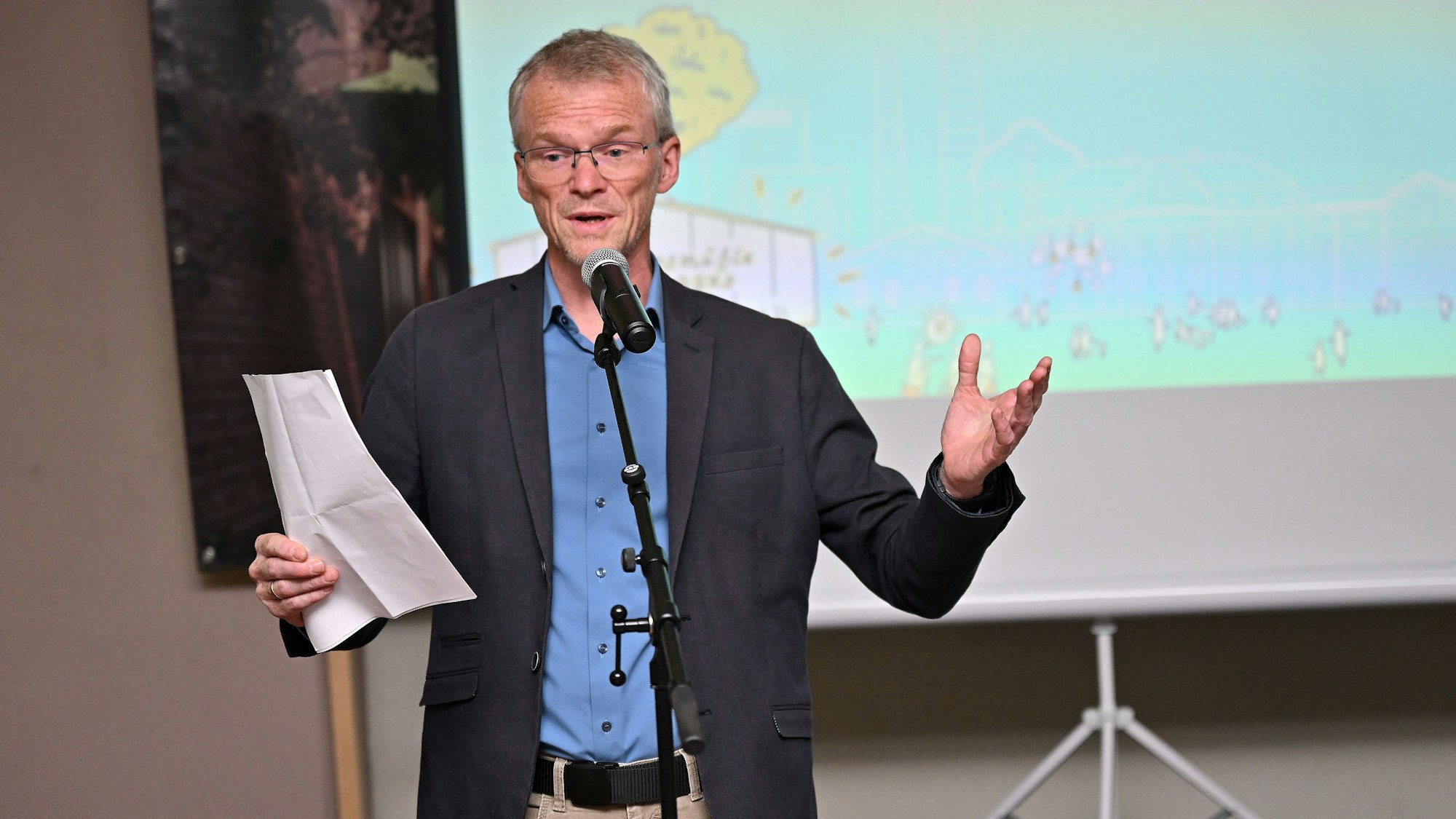 Bürgermeister Frank Stein (SPD) - hier bei der Schlüsselübergabe auf Zanders - hat die Stelle des Beigeordneten nicht neu ausgeschrieben. Zu unsicher sind ihm die politischen Verhältnisse im Rat.
