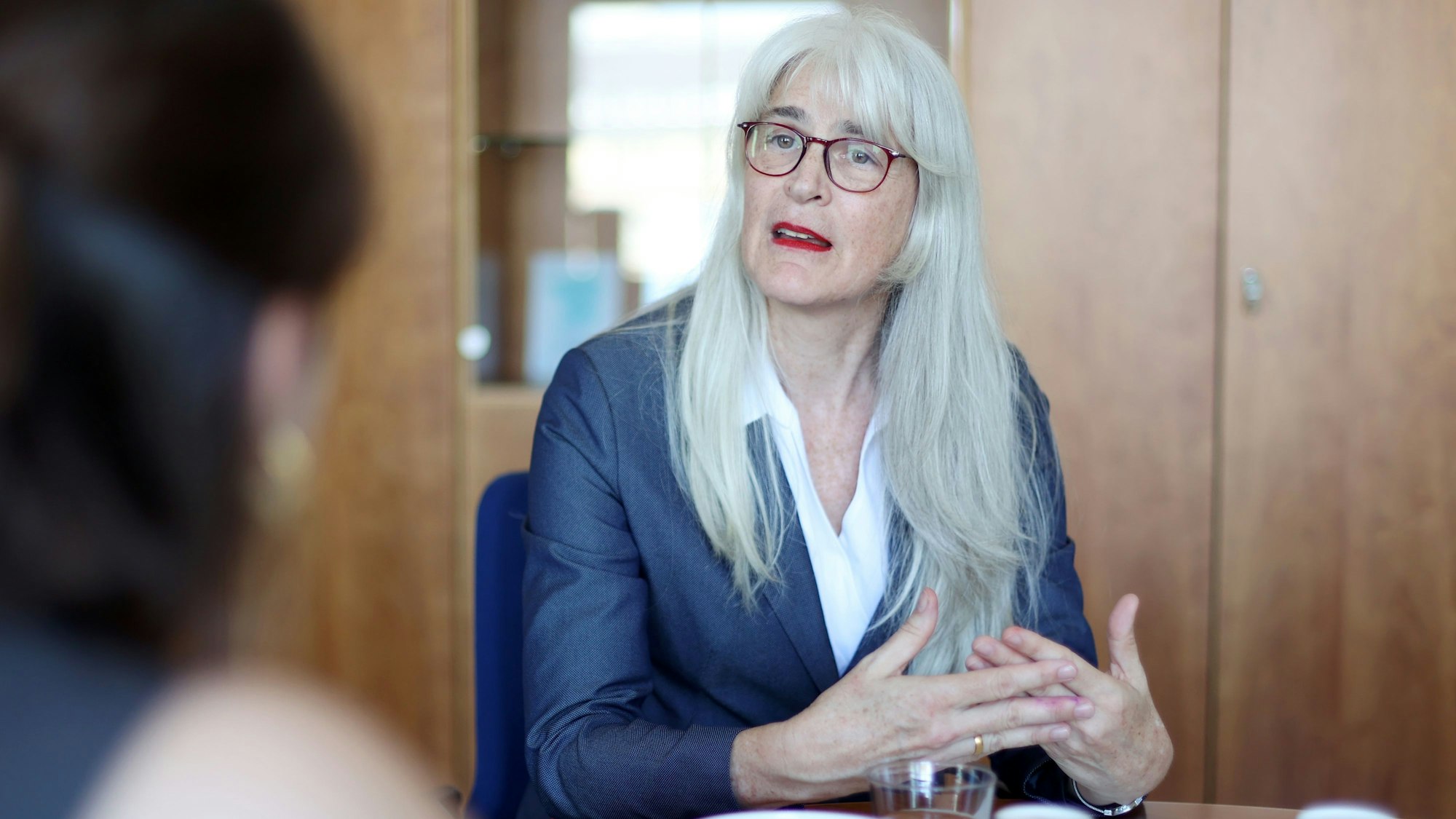 Margot Denfeld legt in ihrer Arbeit Schwerpunkte auf soziale Medizin.