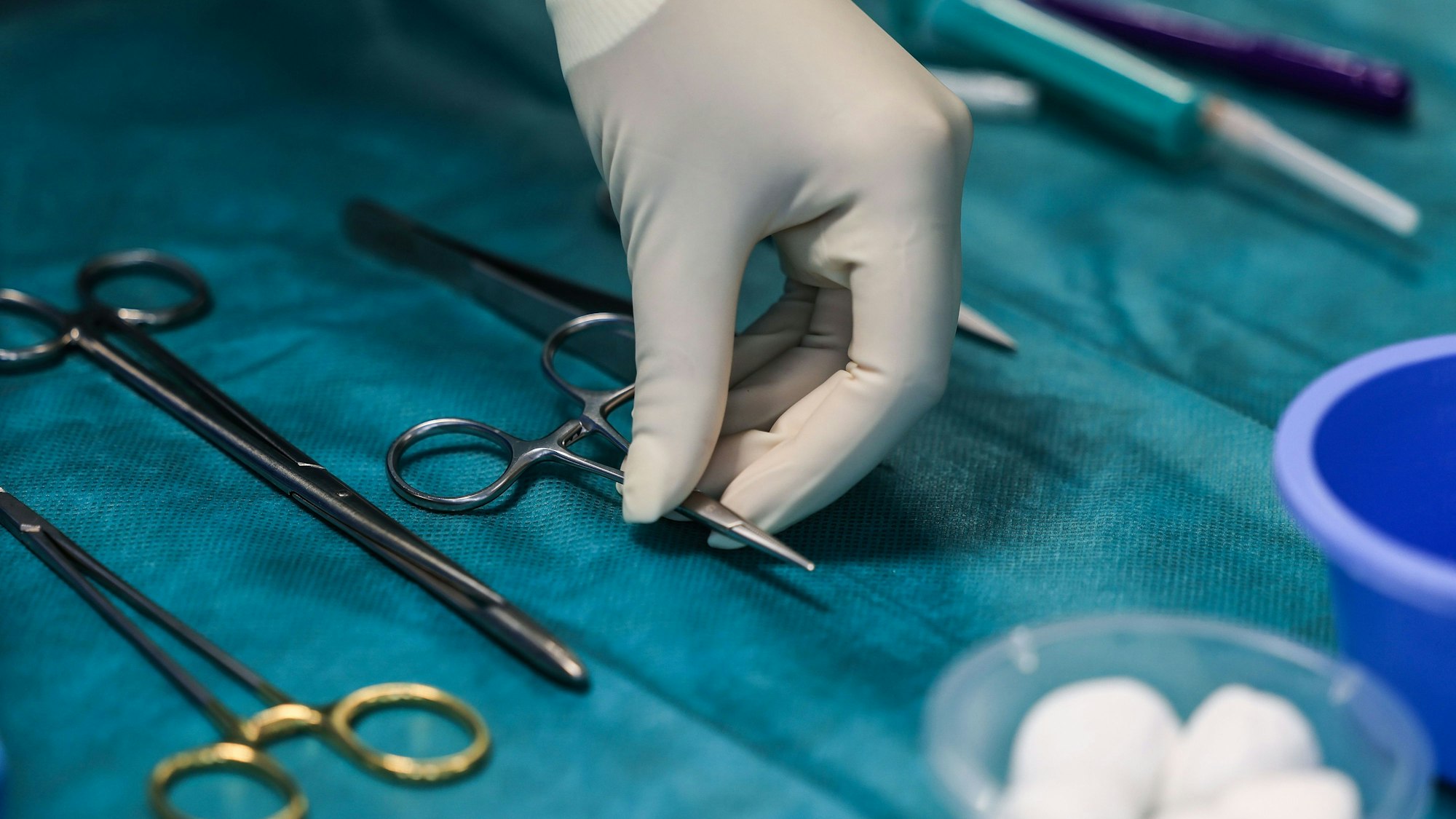 Das Institut für Hygiene der städtischen Kliniken Köln arbeitet daran, Infektionen in Krankenhäusern zu verringern (Symbolbild).