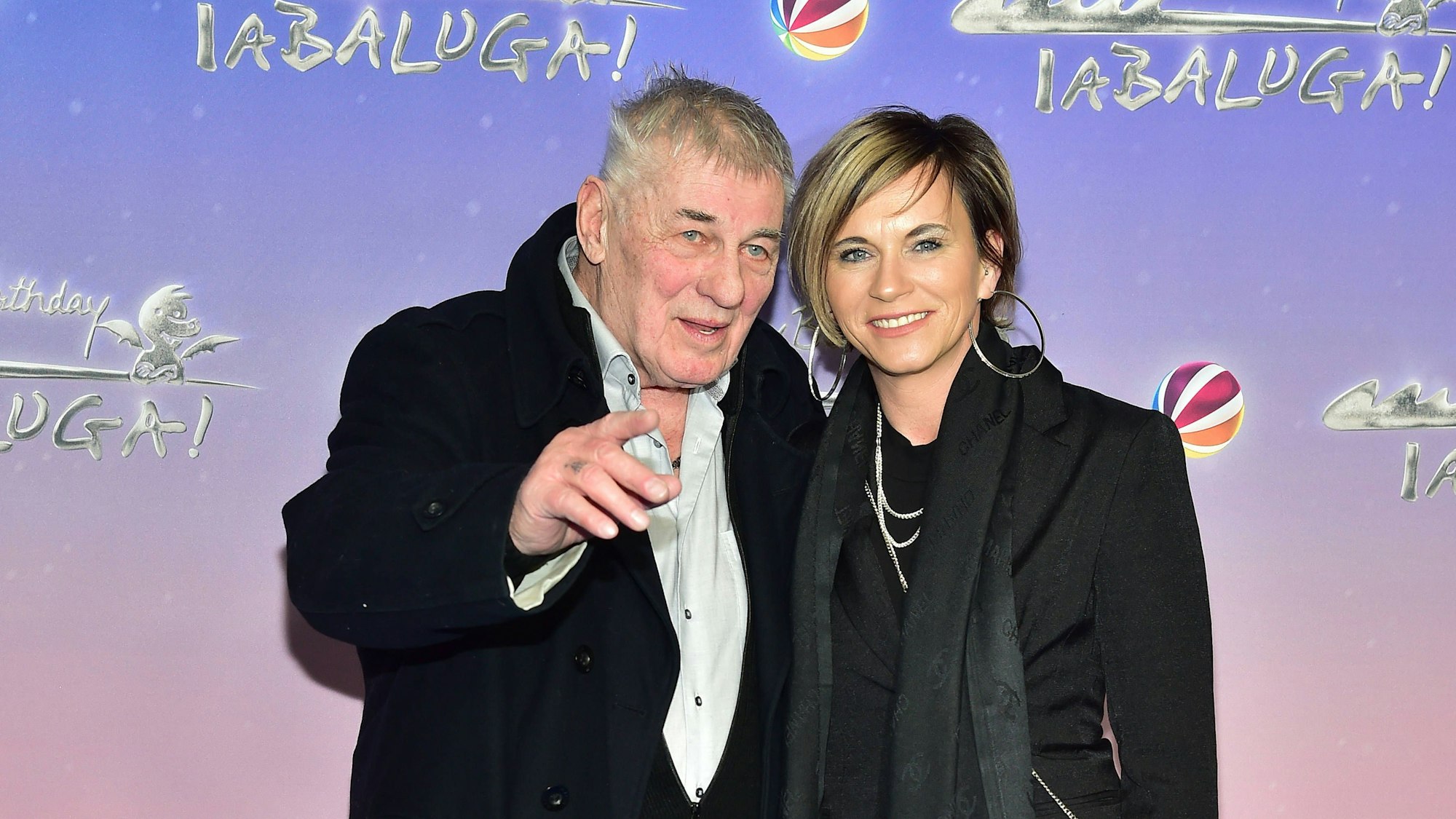 Heinz Hoenig mit seiner Frau Annika Kärsten-Hoenig im März 2023 bei der Musicalpremiere 40 Jahre „Tabaluga“.