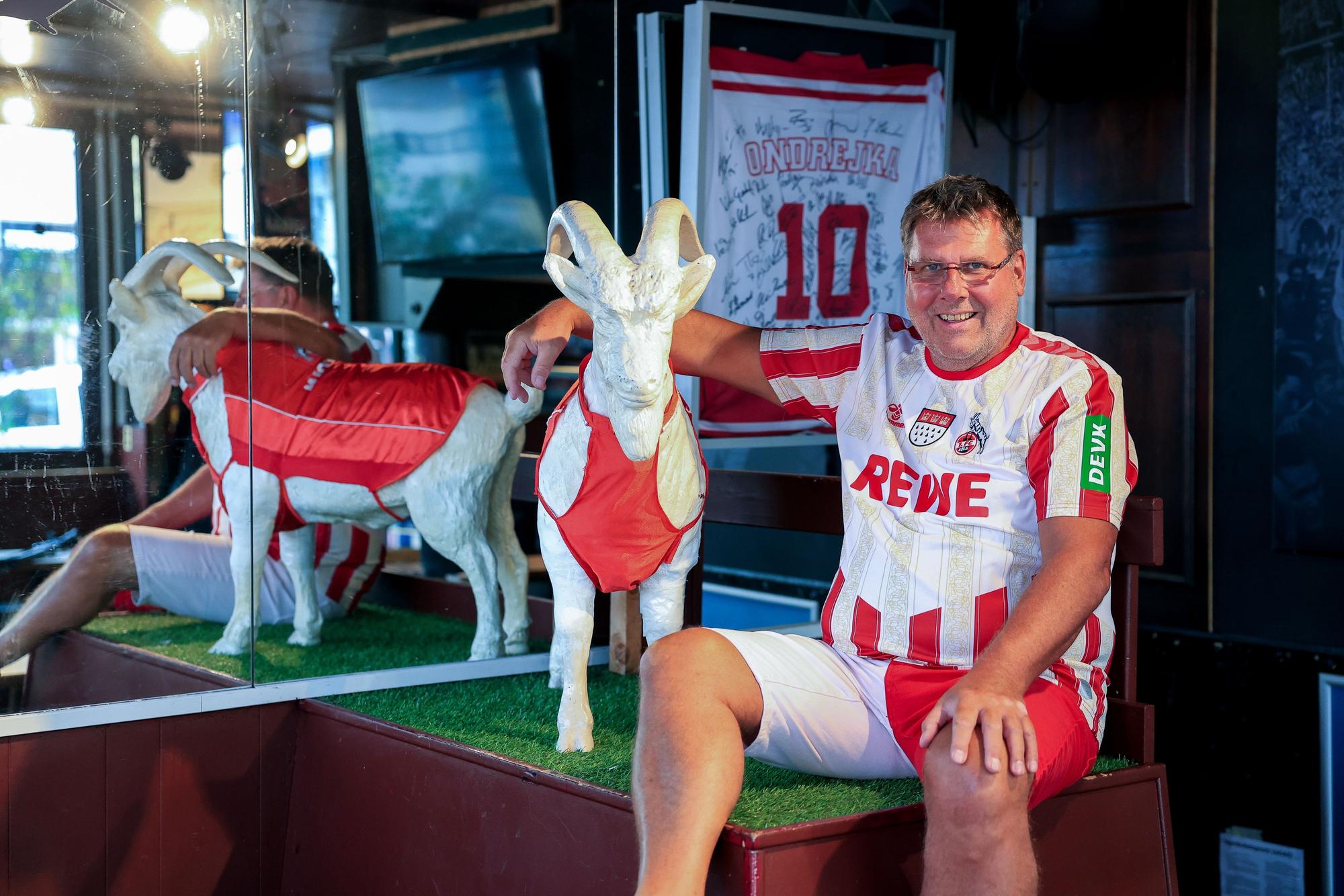 01.08.2024, Köln: Lutz Nagrotzki ist der Wirt der Kneipe Piranha.
Foto: Michael Bause