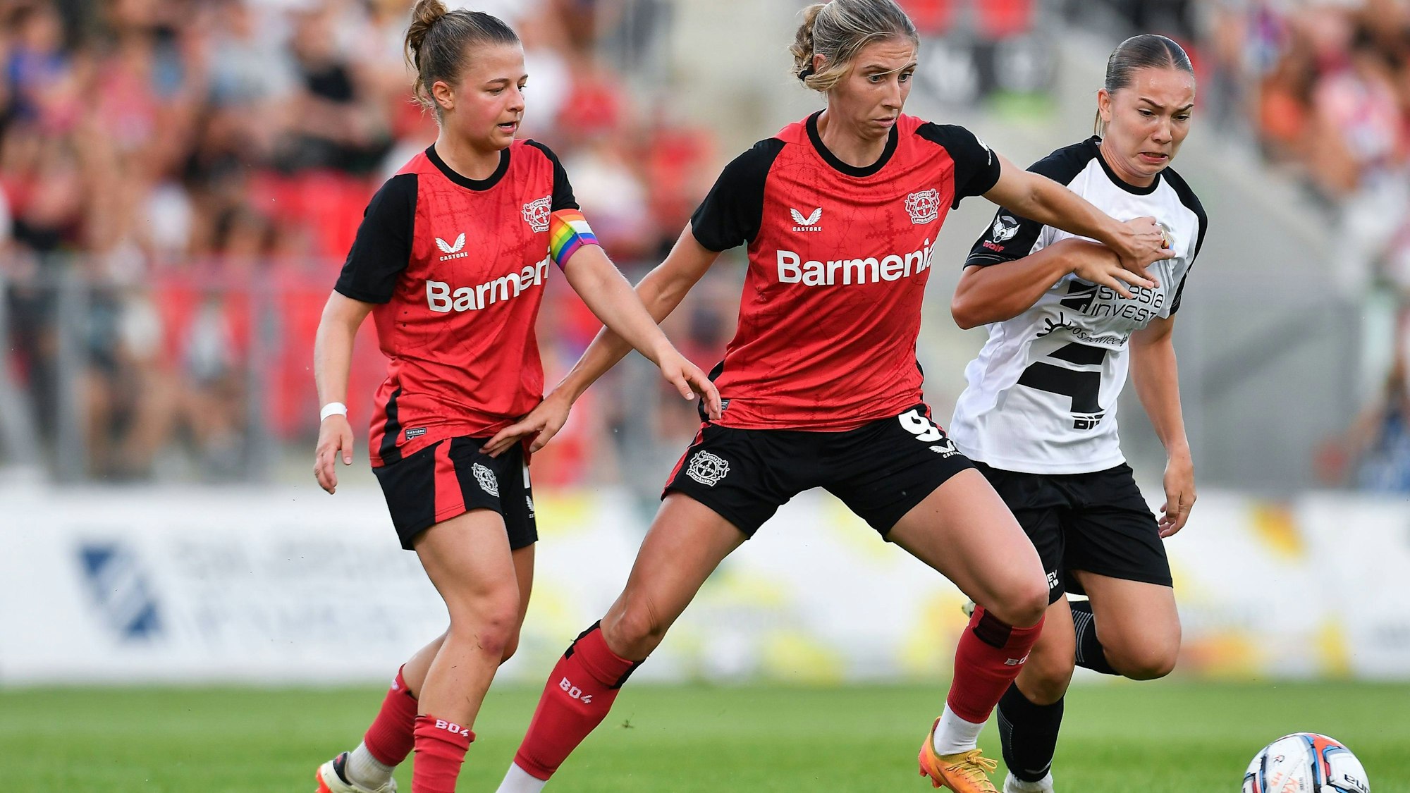 2024.07.31 Sosnowiec Pilka nozna mecz towarzyski sparing Czarni Sosnowiec - Bayer 04 Leverkusen N/z Kristin Kogel Caroline Kehrer Krystyna Flis Foto Mateusz Sobczak / PressFocus 2024.07.31 Sosnowiec Football friendly game exhibition match Czarni Sosnowiec - Bayer 04 Leverkusen Kristin Kogel Caroline Kehrer Krystyna Flis Credit: Mateusz Sobczak / PressFocus/NEWSPIX.PL --- Newspix.pl PUBLICATIONxNOTxINxPOL 20240731_PF_MS_022