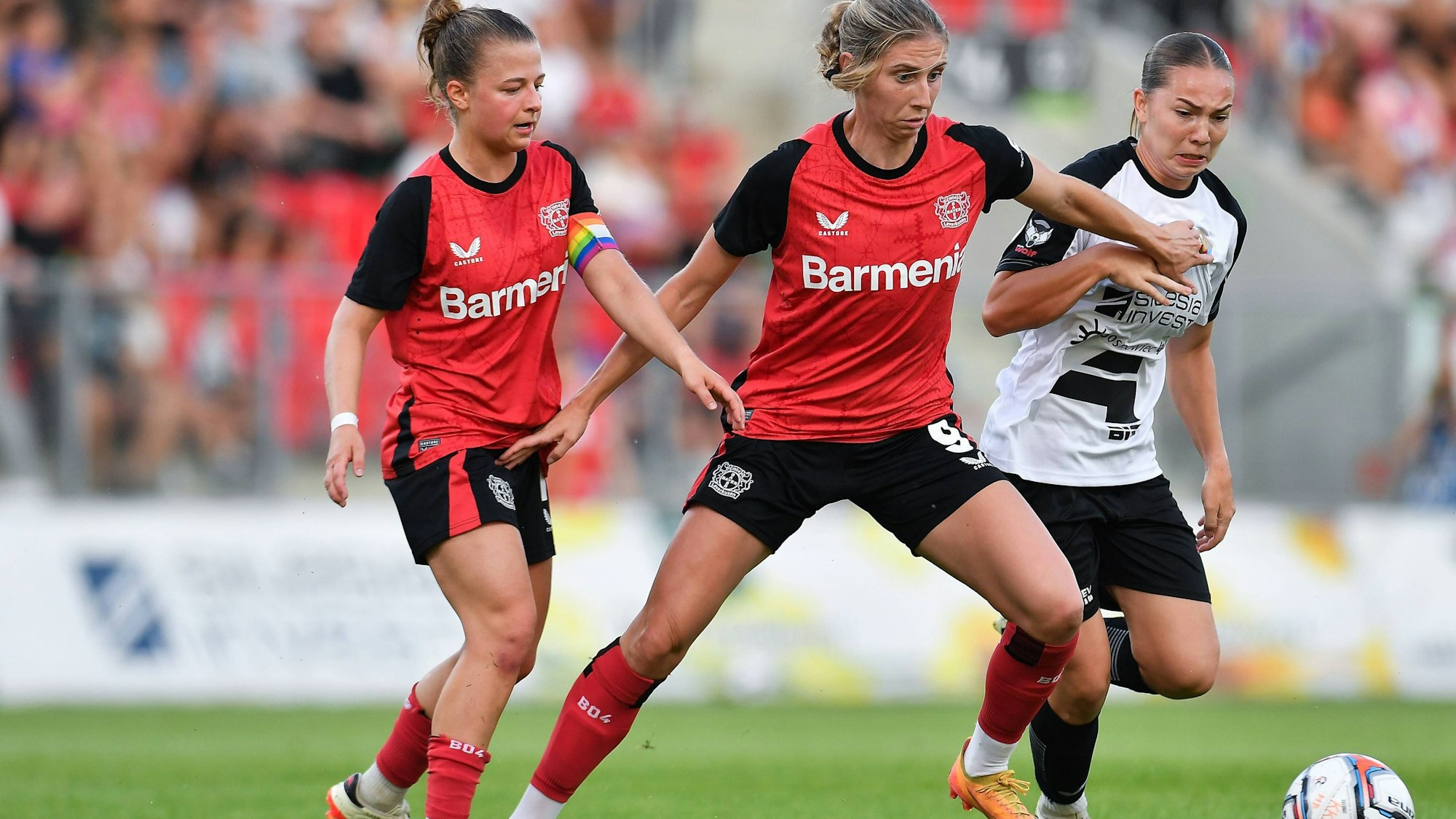 2024.07.31 Sosnowiec Pilka nozna mecz towarzyski sparing Czarni Sosnowiec - Bayer 04 Leverkusen N/z Kristin Kogel Caroline Kehrer Krystyna Flis Foto Mateusz Sobczak / PressFocus 2024.07.31 Sosnowiec Football friendly game exhibition match Czarni Sosnowiec - Bayer 04 Leverkusen Kristin Kogel Caroline Kehrer Krystyna Flis Credit: Mateusz Sobczak / PressFocus/NEWSPIX.PL --- Newspix.pl PUBLICATIONxNOTxINxPOL 20240731_PF_MS_022